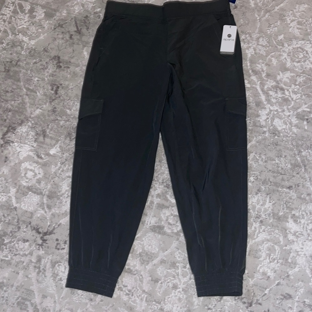 Lightweight joggers new with tags size L